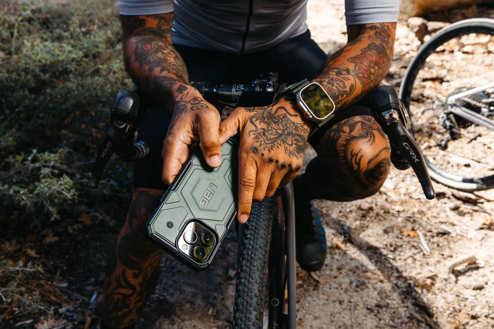 UAG Monarch Rugged Shockproof Dropproof Premium MagSafe Compatible Case Cover For iPhone 14 Series - Image 25