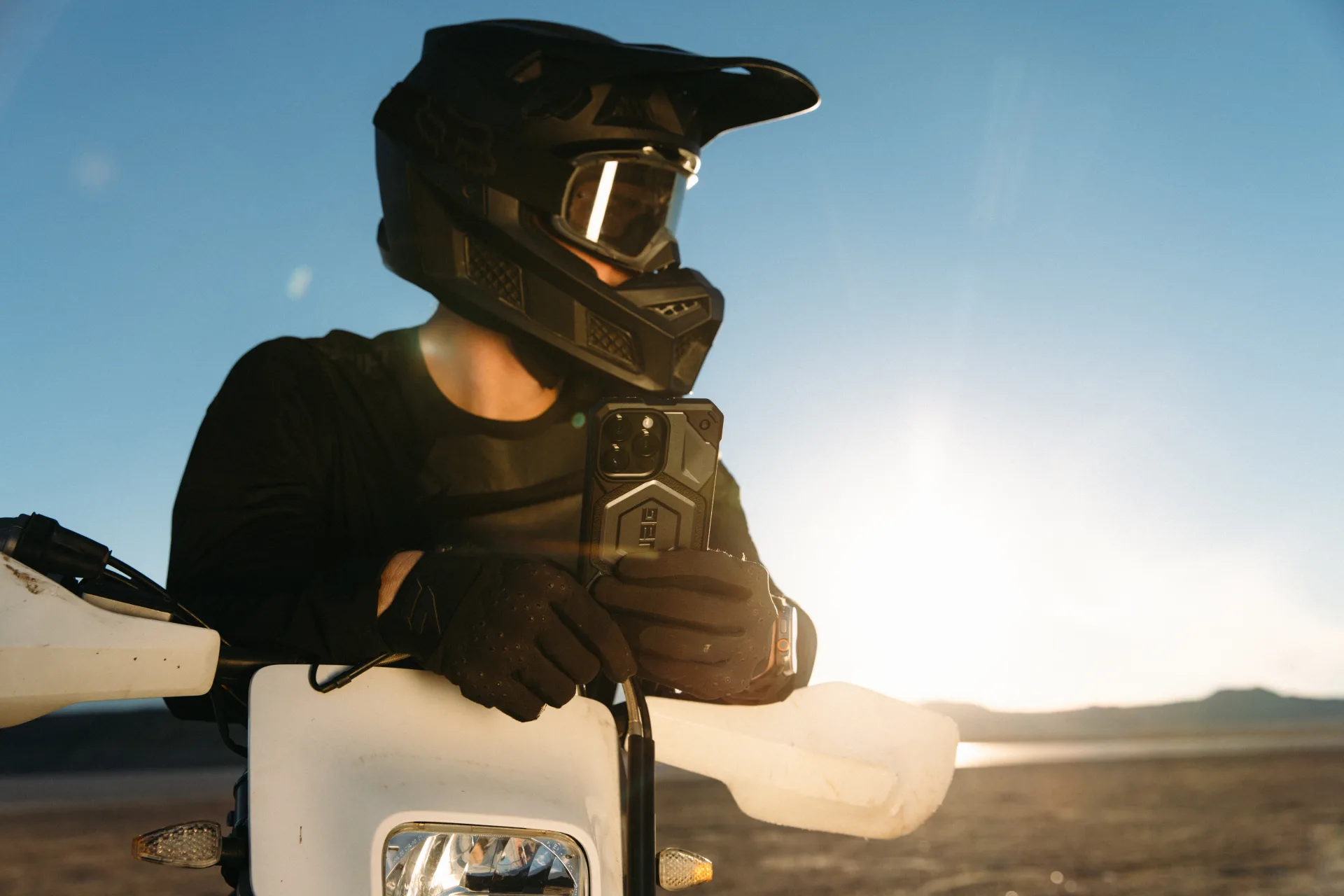 UAG Monarch Rugged Shockproof Dropproof Premium MagSafe Compatible Case Cover For iPhone 14 Series - Image 22