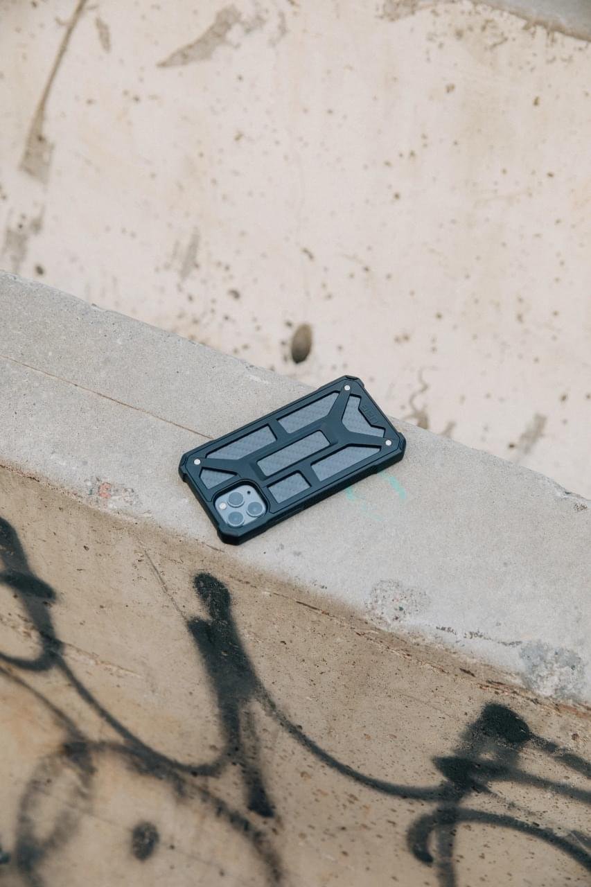 UAG Monarch Series iPhone 11  Series Case - Image 5