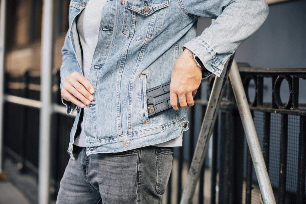 UAG Monarch Series iPhone 11  Series Case - Image 18